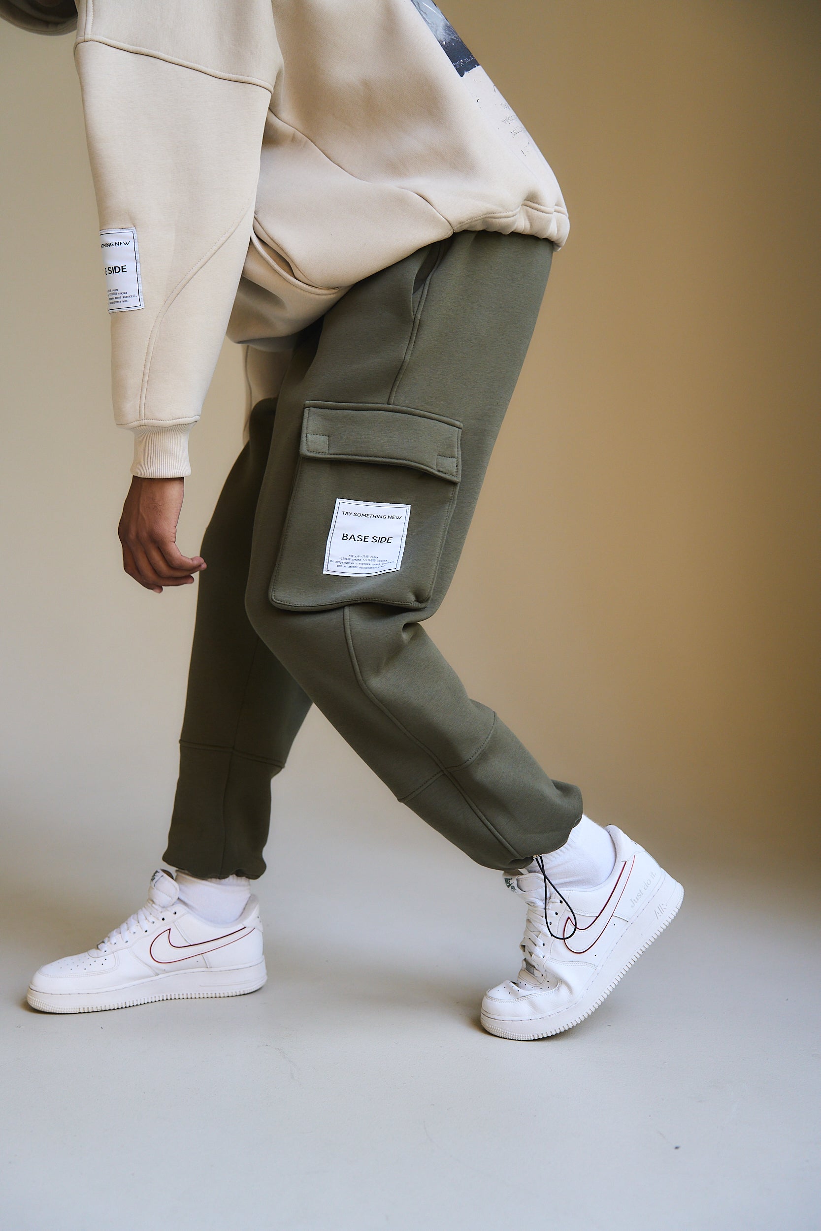 Cargo pants khaki