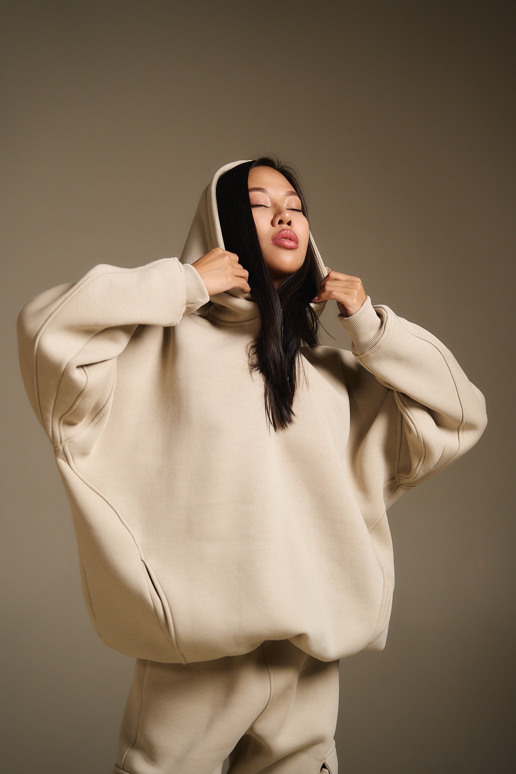 Oversize hoodie beige with print