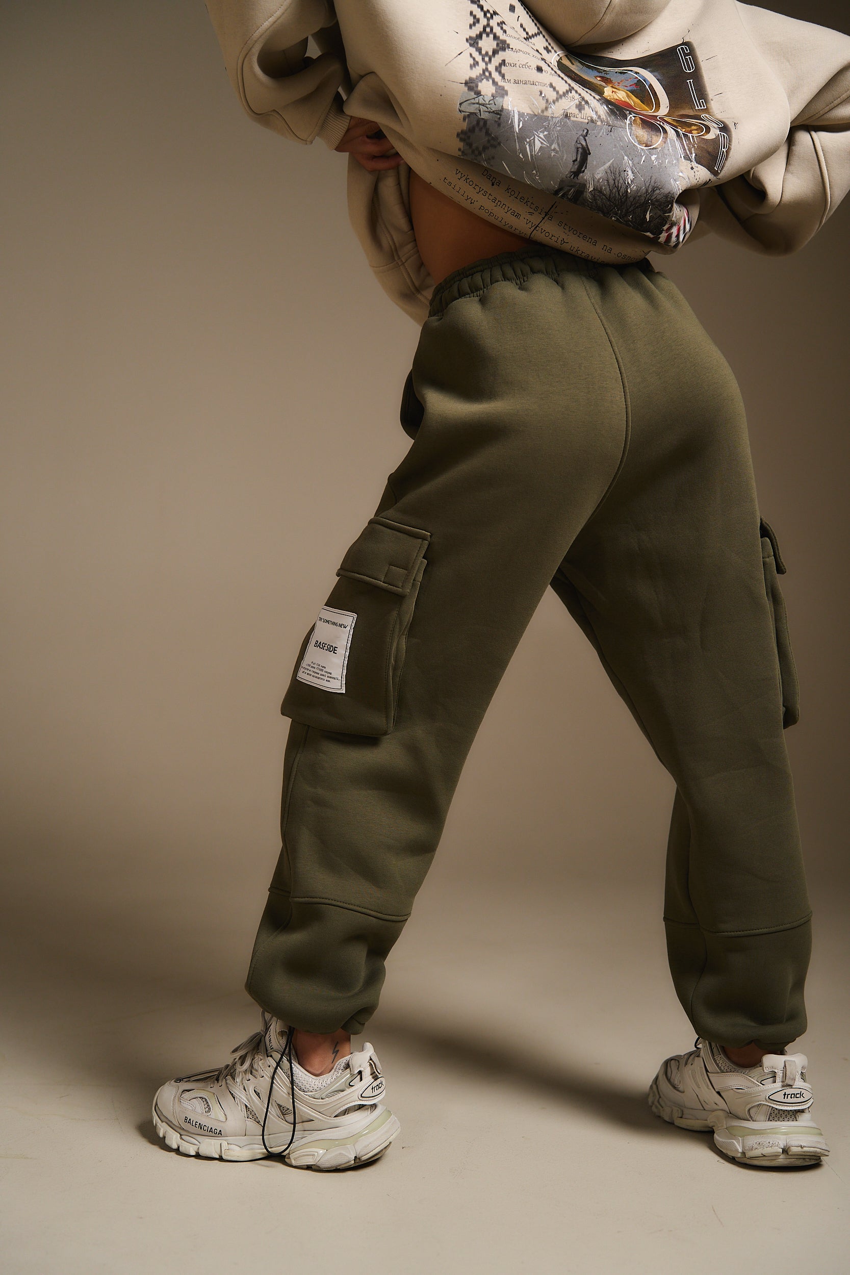 Cargo pants khaki