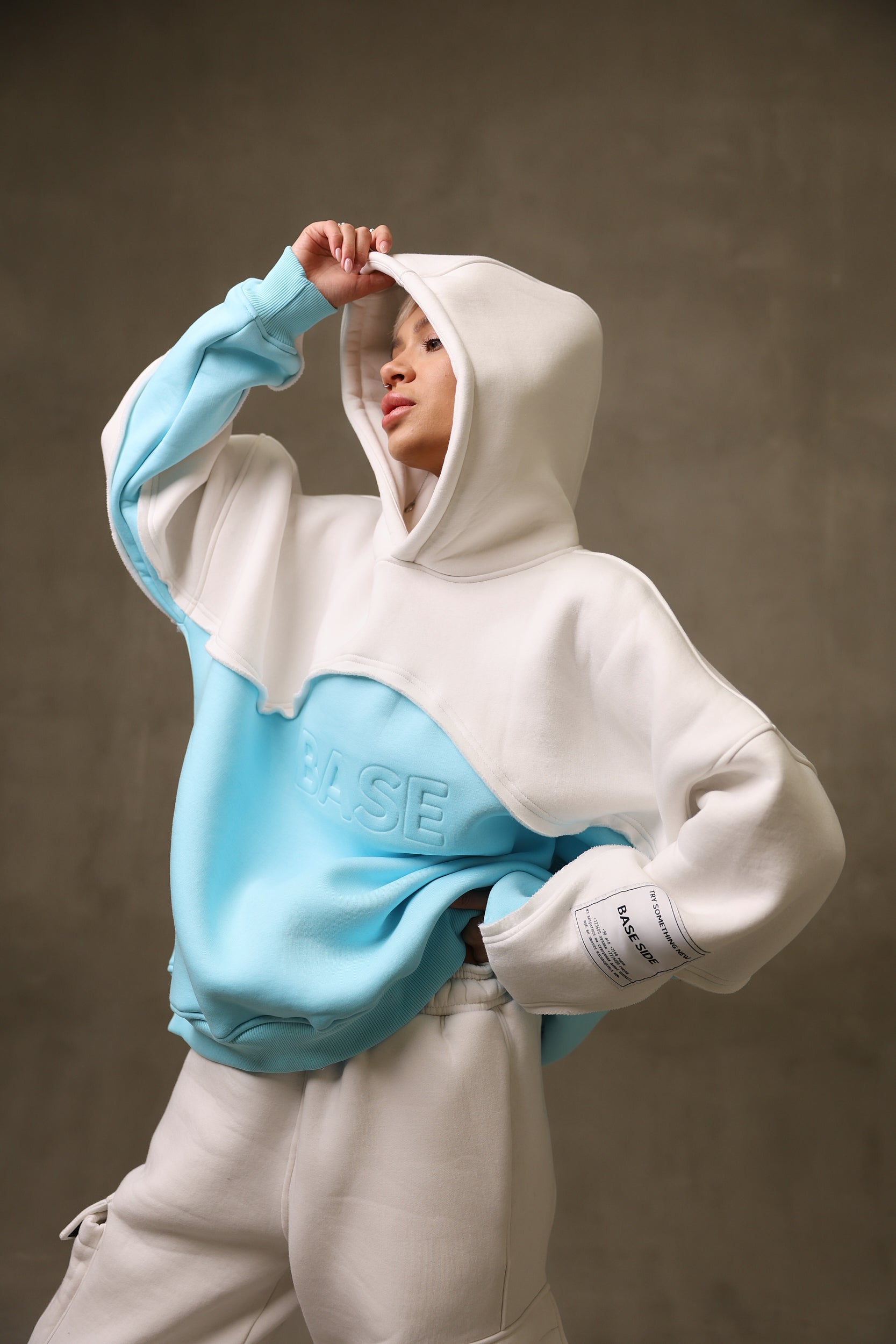 Astronaut oversize hoodie milk-tiffany